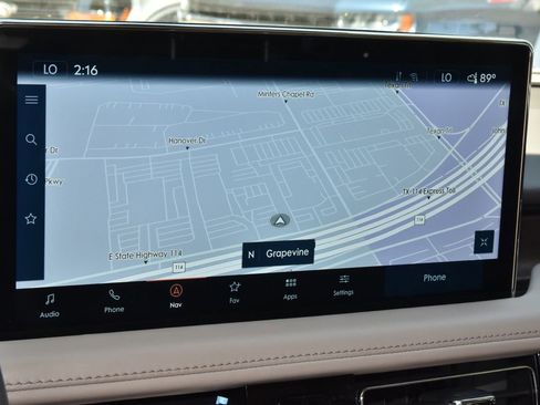 Used 2023 Lincoln Nautilus Reserve image 27