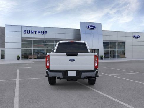 New 2026 Ford F250 XLT w/ FX4 Off-Road Package image 5