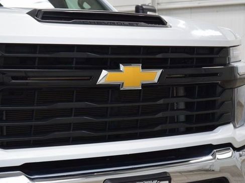 Used 2024 Chevrolet Silverado 3500 W/T w/ WT Convenience Package image 5