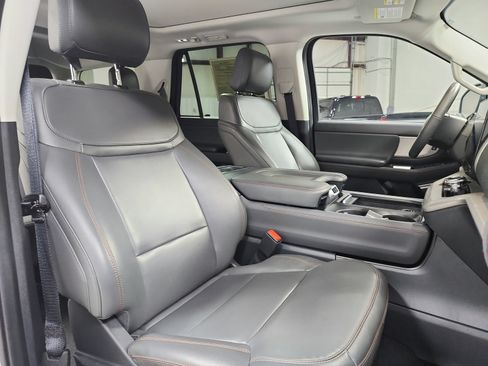 Used 2025 Ford Expedition Active AWD/4WD image 47