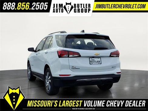 Used 2023 Chevrolet Equinox LT image 2