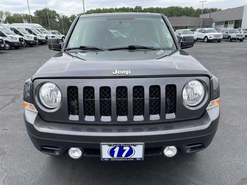 Used 2017 Jeep Patriot Latitude AWD/4WD image 8