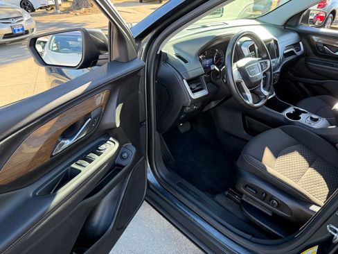 Used 2019 GMC Terrain SLE w/ Driver Convenience Package image 11