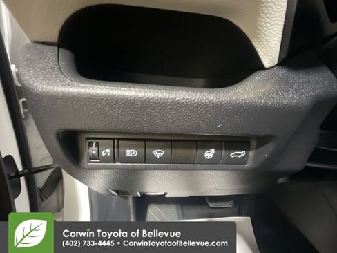 Used 2019 Toyota RAV4 XLE image 11