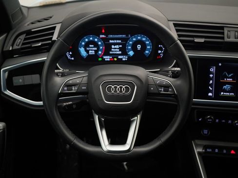 Used 2022 Audi Q3 2.0T Premium w/ Convenience Package image 9