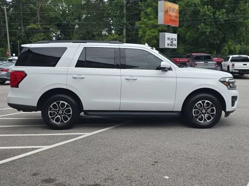 Certified 2022 Ford Expedition XLT RWD image 6