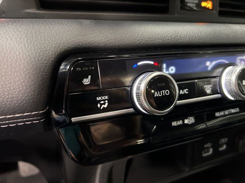 Used 2023 Honda Pilot EX-L image 32