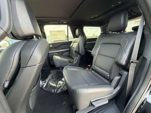 New 2026 Lincoln Navigator Reserve AWD/4WD image 23