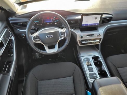 Certified 2023 Ford Explorer XLT image 12