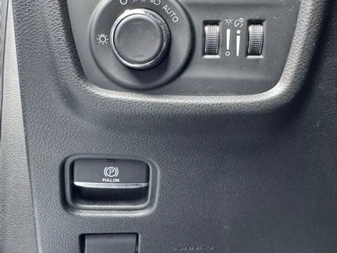 Used 2023 Jeep Grand Cherokee Altitude image 13