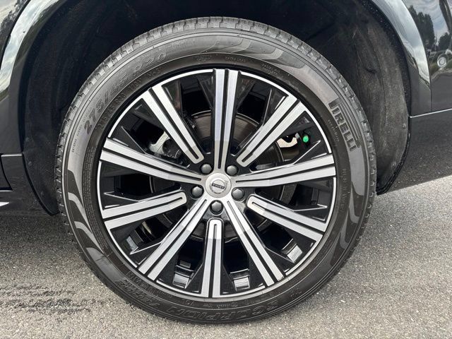 Used 2024 Volvo XC90 B6 Plus w/ Protection Package Premier AWD/4WD image 9