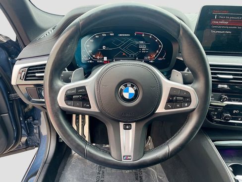 Used 2023 BMW M550i xDrive w/ Executive Package AWD/4WD image 11