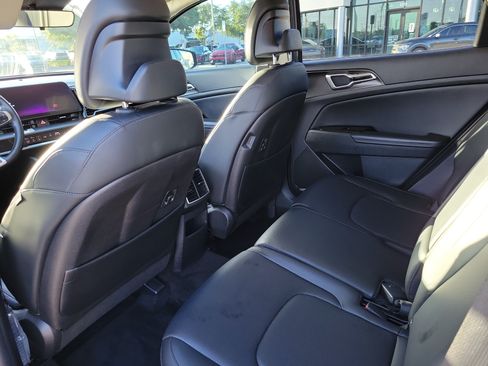 Used 2023 Kia Sportage EX FWD image 9