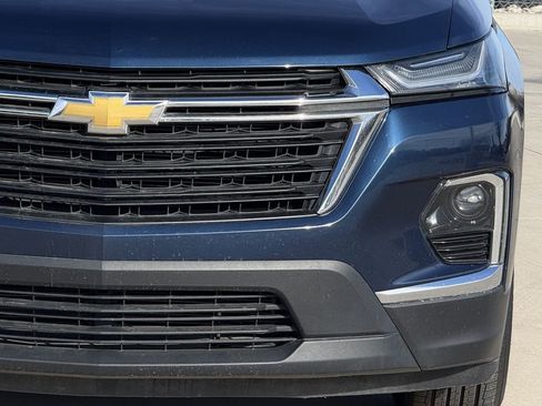 Used 2023 Chevrolet Traverse LS image 8