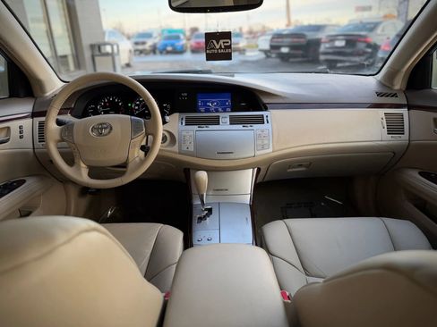 Used 2010 Toyota Avalon XLS image 10