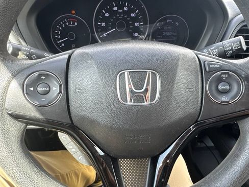 Used 2022 Honda HR-V LX image 13
