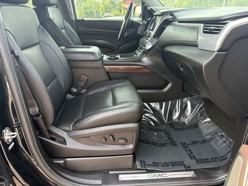 Used 2017 GMC Yukon SLT w/ Premium Edition AWD/4WD image 19
