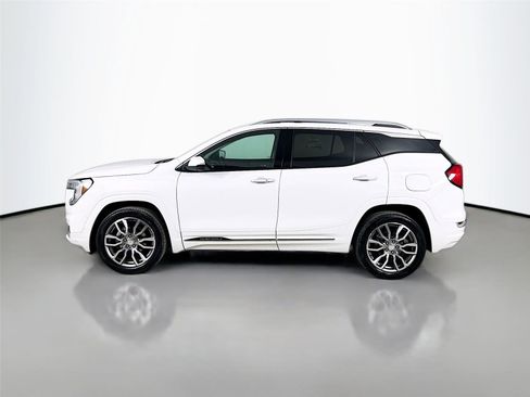 Used 2024 GMC Terrain Denali w/ Denali Premium Package image 6