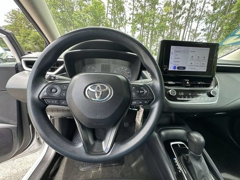 Used 2023 Toyota Corolla LE FWD image 11