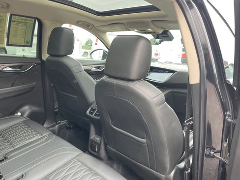 Used 2022 Buick Envision Avenir w/ Technology Package II image 28