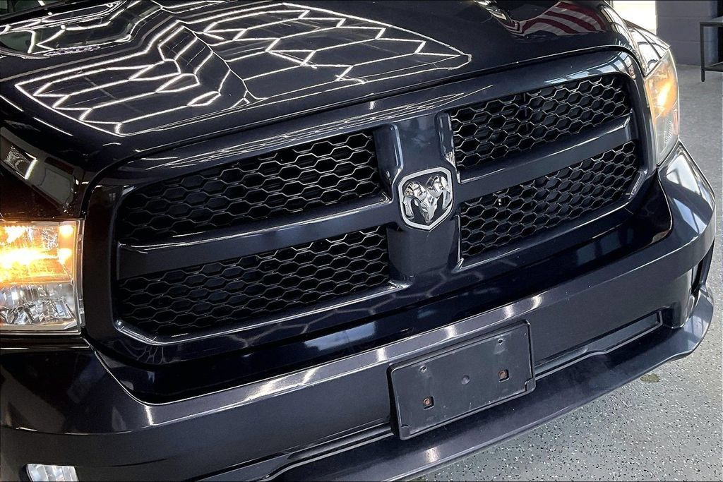 Used 2018 RAM 1500 Express AWD/4WD image 28