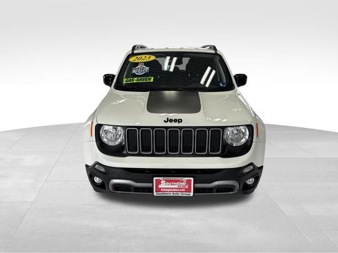 Used 2023 Jeep Renegade Latitude AWD/4WD image 9