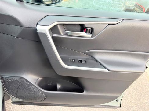Used 2021 Toyota RAV4 XLE Premium FWD image 26