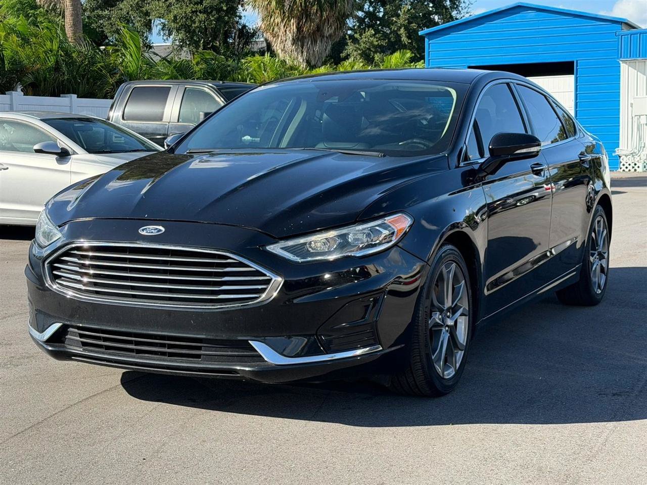 Used 2019 Ford Fusion SEL FWD image 2