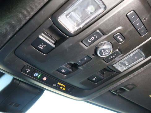 Used 2021 Chevrolet Tahoe High Country image 23