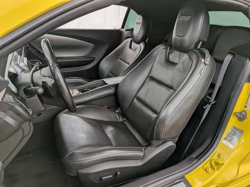 Used 2015 Chevrolet Camaro SS RWD image 13