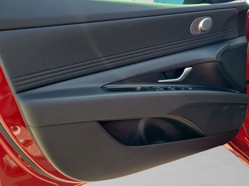 New 2026 Hyundai Elantra Limited image 29