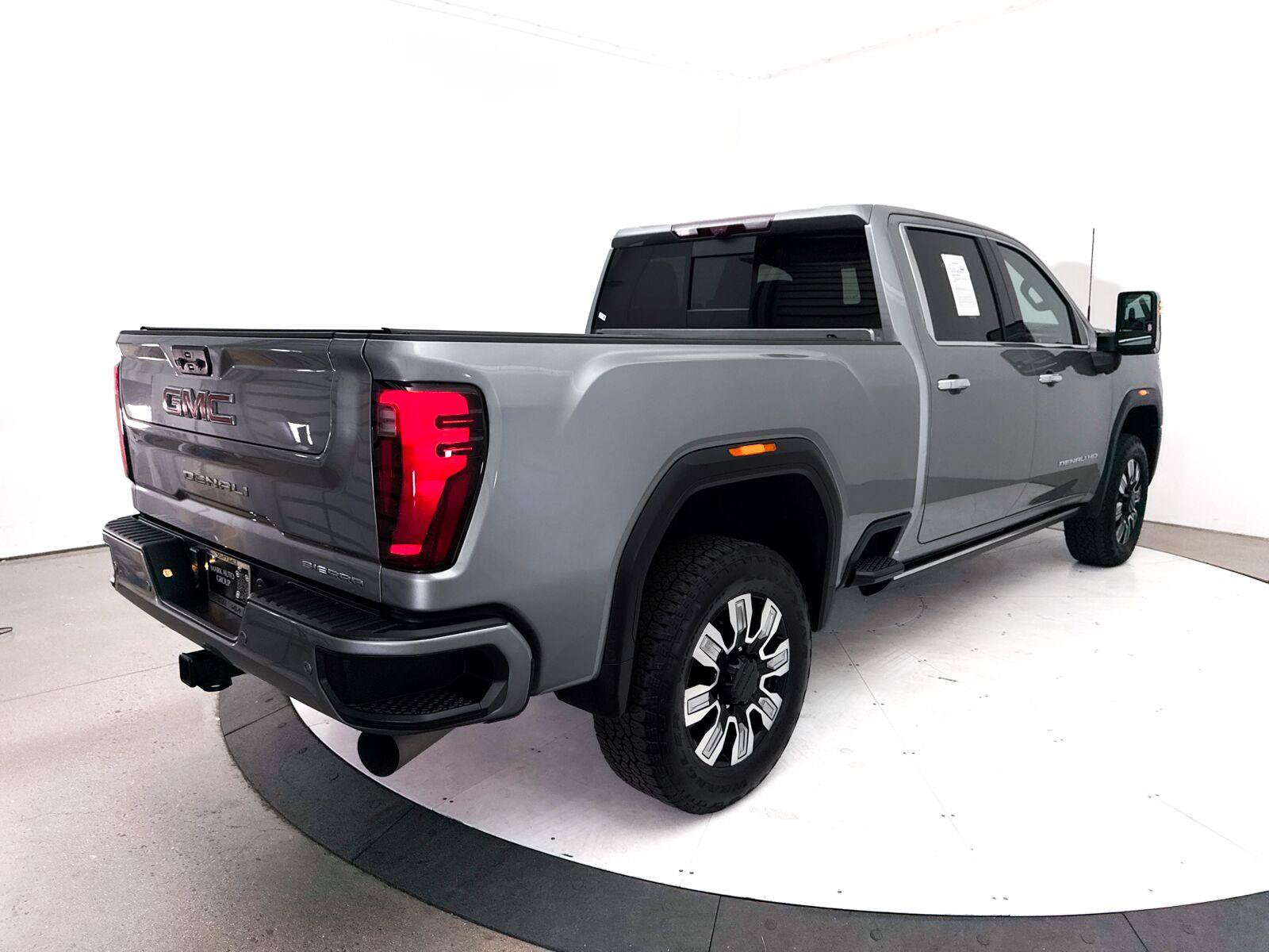 Used 2024 GMC Sierra 2500 Denali w/ Denali Reserve Package AWD/4WD image 21
