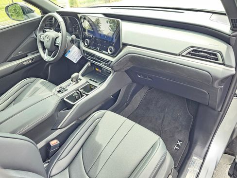 Used 2026 Lexus TX 500h AWD w/ Technology Package image 11