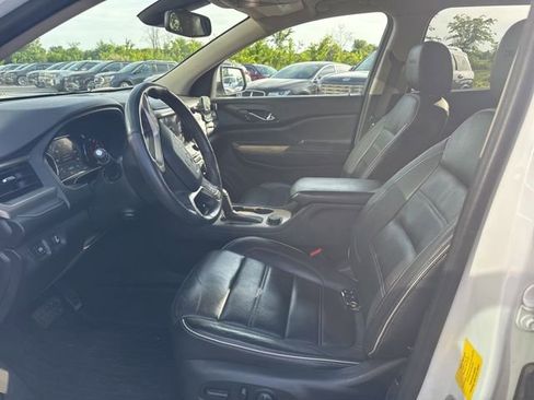 Used 2017 GMC Acadia Denali w/ LPO, Cargo Package FWD image 9