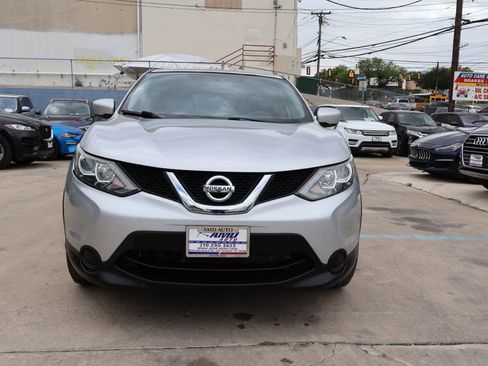 Used 2017 Nissan Rogue Sport S w/ S Appearance Package image 2