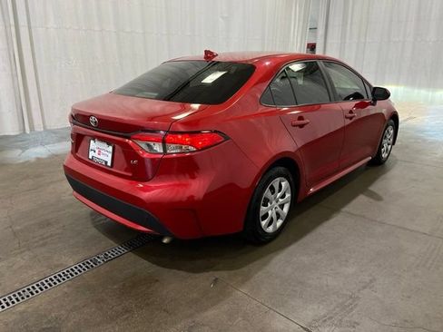 Used 2020 Toyota Corolla LE FWD image 3