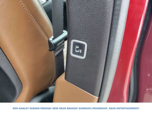 Used 2017 Chrysler Pacifica Limited image 51