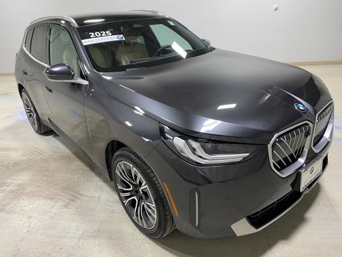 Certified 2025 BMW X3 xDrive30i w/ Premium Package image 4