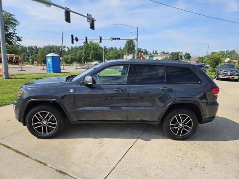 Used 2018 Jeep Grand Cherokee Trailhawk AWD/4WD image 4
