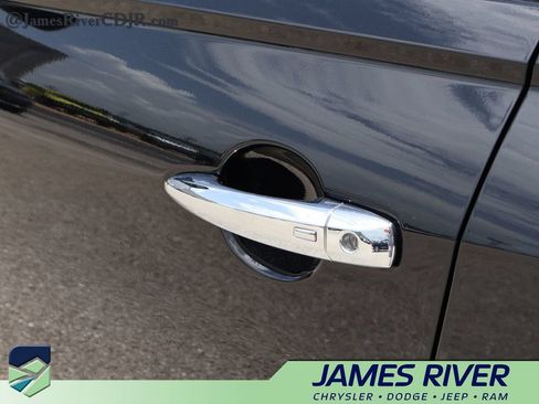 Used 2025 Nissan Altima 2.5 SV FWD image 19