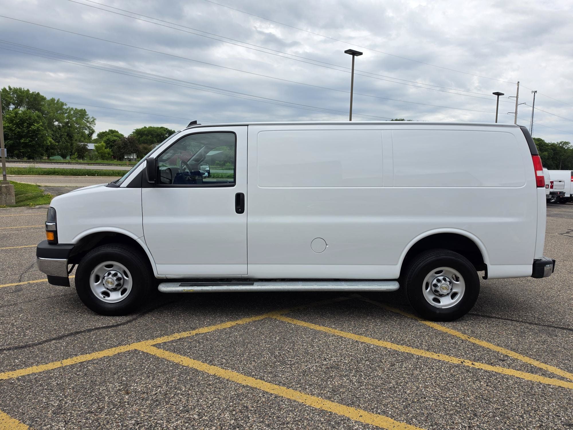 Used 2024 Chevrolet Express 2500 w/ Driver Convenience Package RWD image 2