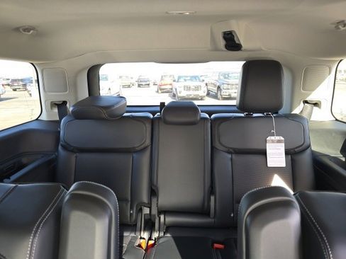 New 2026 Ford Expedition Platinum w/ Driver's Package image 16