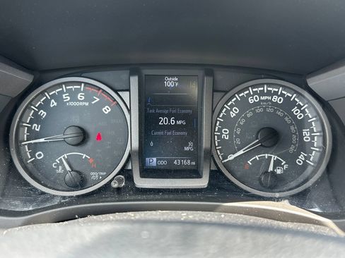 Used 2018 Toyota Tacoma TRD Sport RWD image 16