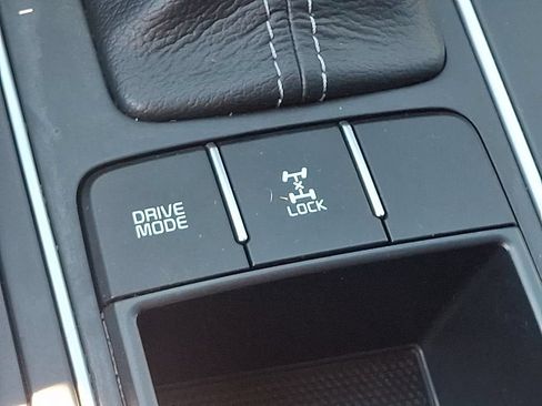 Used 2017 Kia Sorento AWD image 26