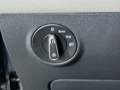 Used 2025 Volkswagen Taos S image 17