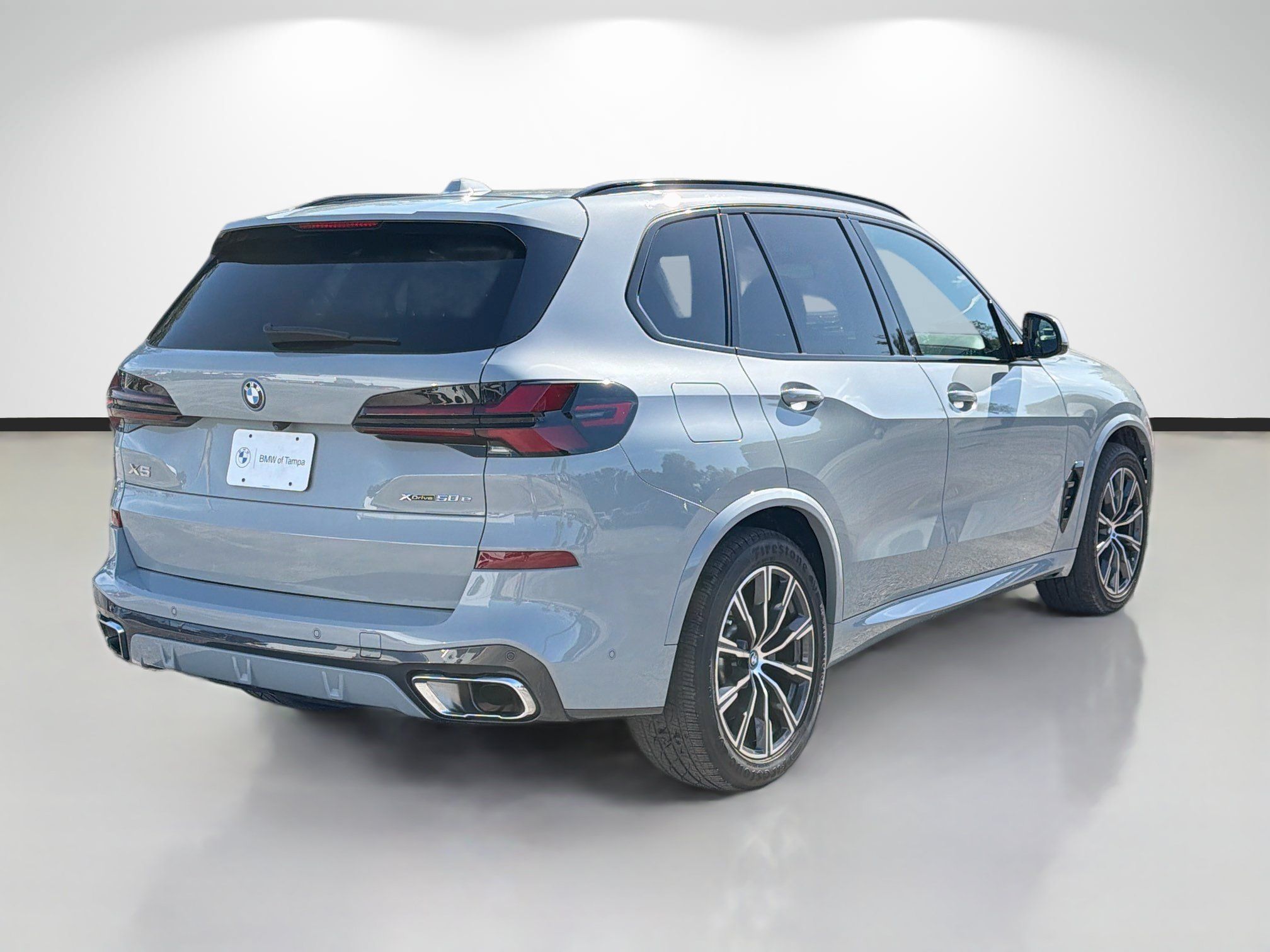 Used 2024 BMW X5 xDrive50e w/ M Sport Package AWD/4WD image 3