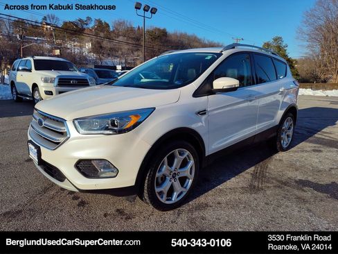 Used 2019 Ford Escape Titanium image 8