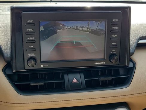 Used 2022 Toyota RAV4 LE AWD/4WD image 11