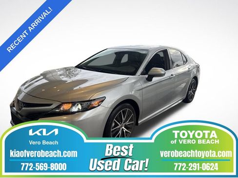 Certified 2023 Toyota Camry SE FWD image 1