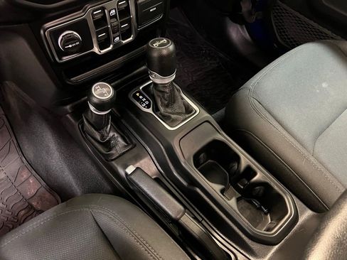 Used 2020 Jeep Wrangler Unlimited Sport S image 25